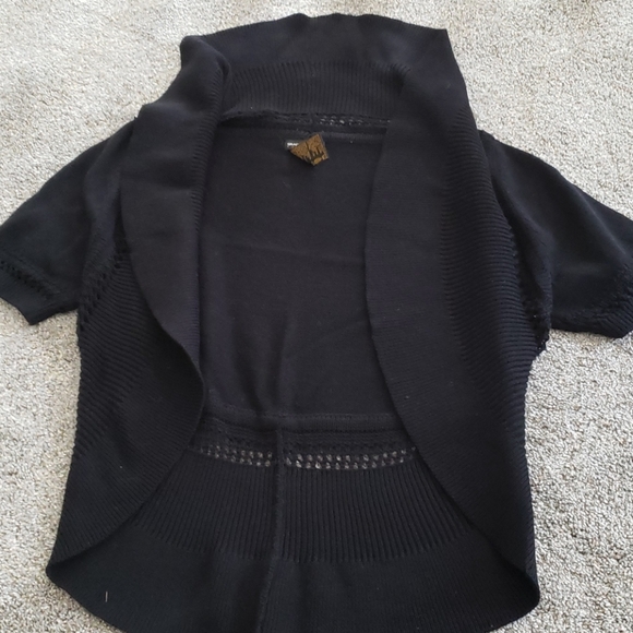 Sweater. - Picture 1 of 3